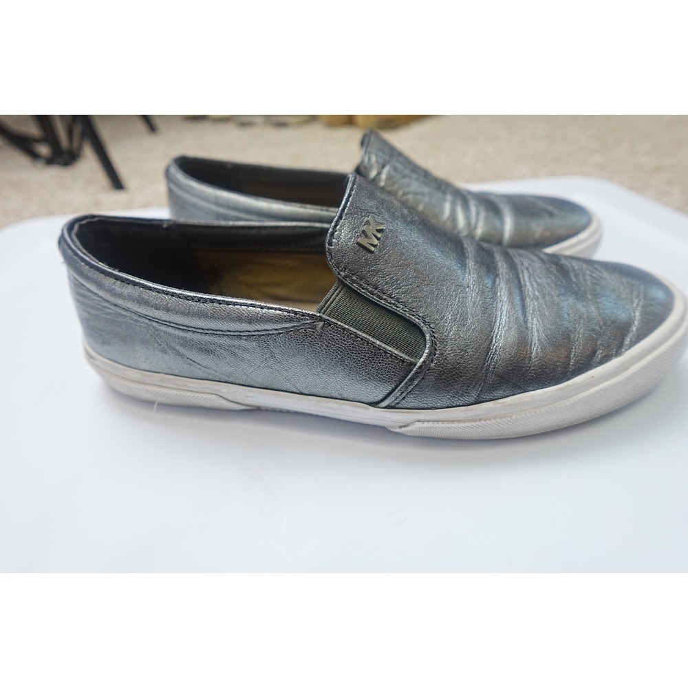 Michael Kors 8.5 M‎ Gray Silver Leather Loafer Flats Casual Slip Ons Metallic